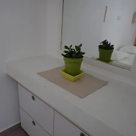 Great Value 5 Mins To De Rocha